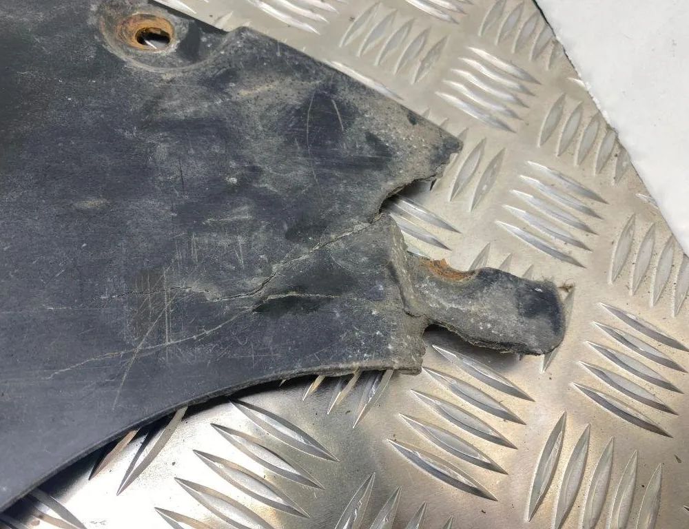 BMW 3 Series E90/E91/E92/E93 (2004-2013) Motorkåpa 7134090 30986139