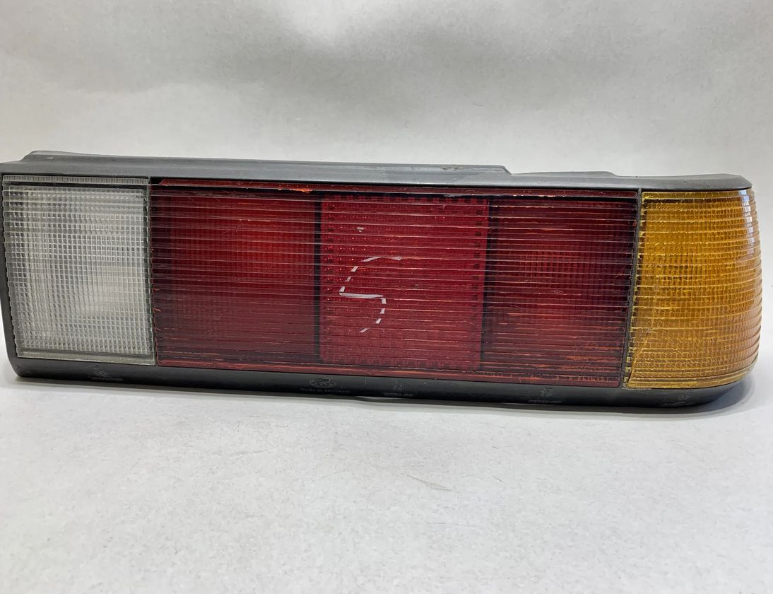 VOLKSWAGEN Scirocco 2 generation (1981-1991) Vänster bakljus bak 533945112,53325r7,53325r23,53325r6 15479956