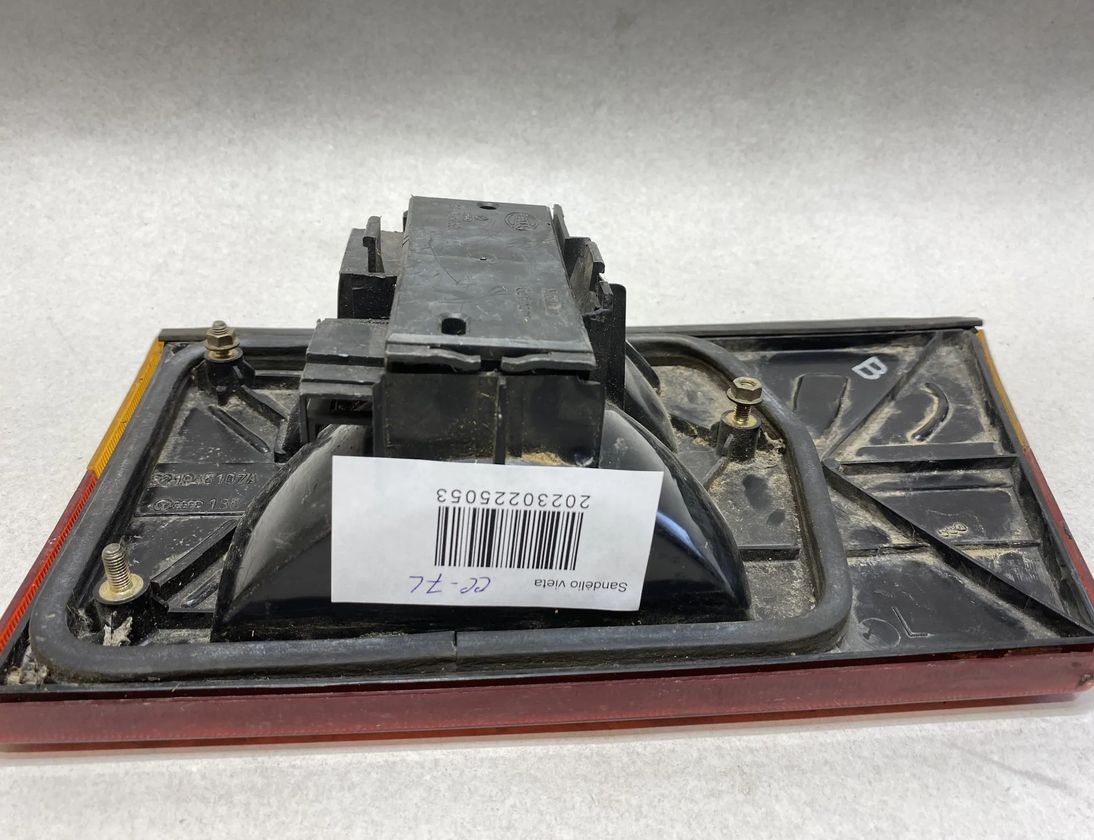 VOLKSWAGEN Passat B3 (1988-1993) Vänster bakljus bak 321945259,321945107A 18106152