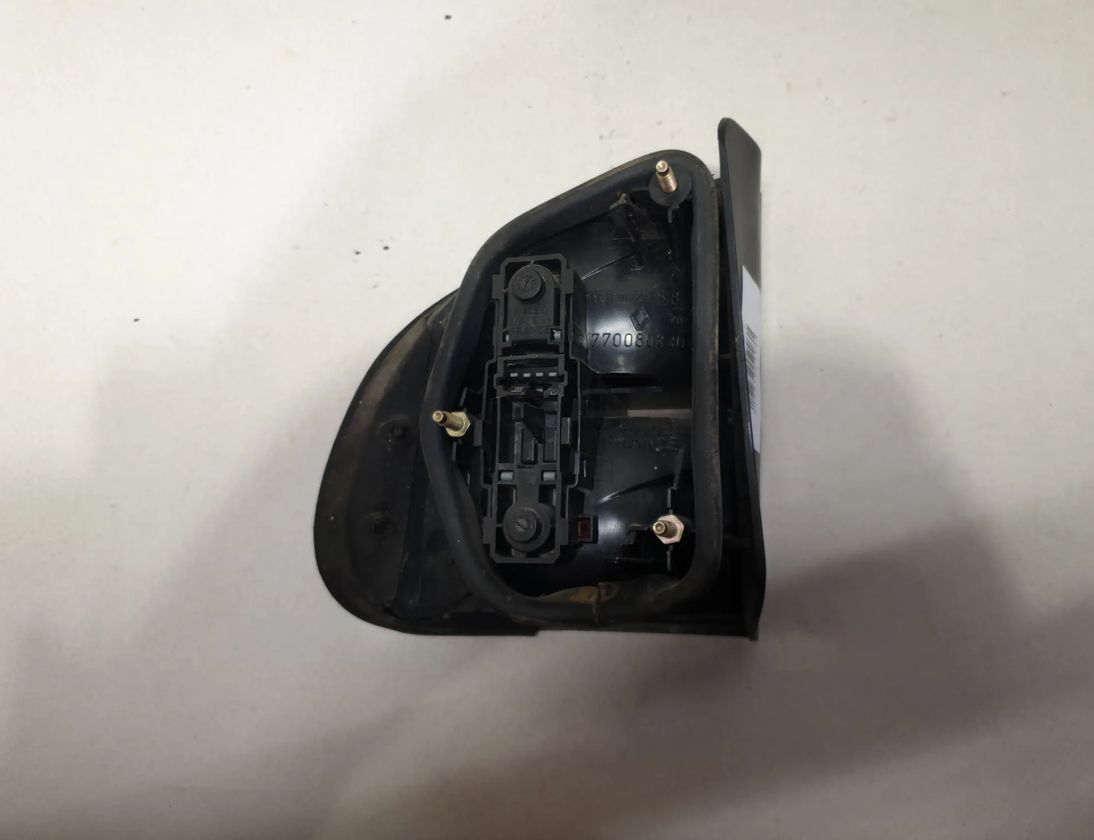 RENAULT Safrane 1 generation (1992-2000) Bakre höger bakljuslampa 7700808304 21779656
