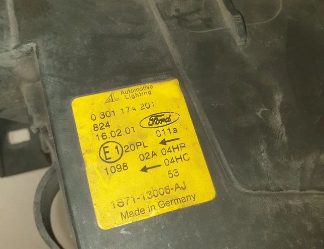 FORD Mondeo 3 generation (2000-2007) Fram vänster strålkastare 0301174201 22828077