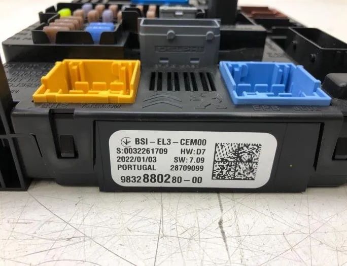 OPEL Säkringsbox 9832880280 15450316