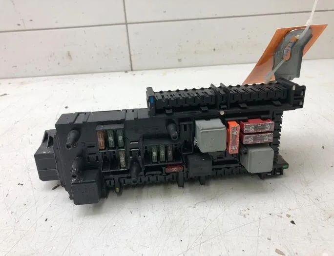 MERCEDES-BENZ E-Class W212/S212/C207/A207 (2009-2016) Säkringsbox 2129004901,2129015001,2129024301 17383201