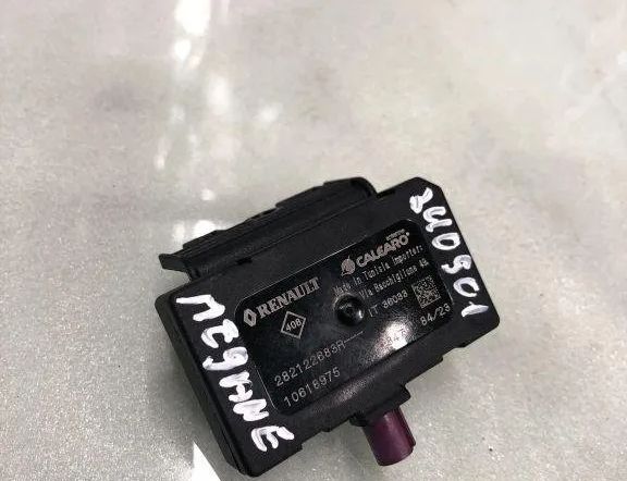 RENAULT Megane 1 generation (1995-2003) Bootlid antennförstärkare 282122683r 32130215