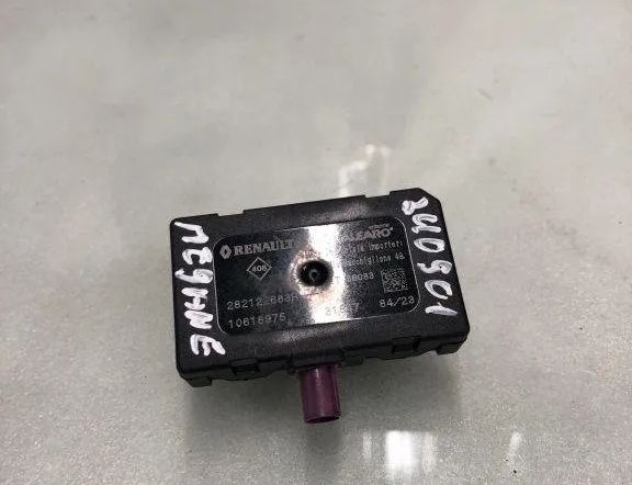 RENAULT Megane 1 generation (1995-2003) Bootlid antennförstärkare 282122683r 32130215