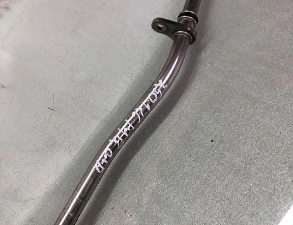 MERCEDES-BENZ GLA-Class H247 (2019-2024) Oljepåfyllningsrör A7003703700 32138313