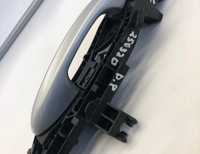 MERCEDES-BENZ GLC X253 (2015-2024) Främre höger dörr yttre handtag A0997601800 33070554