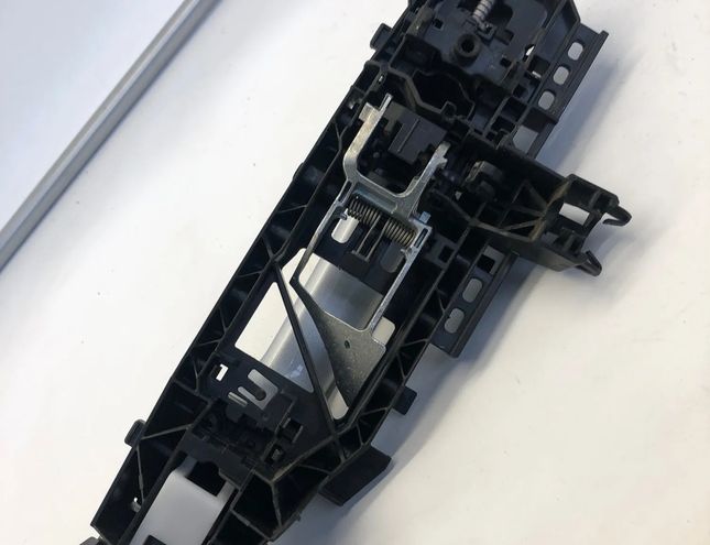 MERCEDES-BENZ GLC X253 (2015-2024) Främre höger dörr yttre handtag A0997601800 33070554