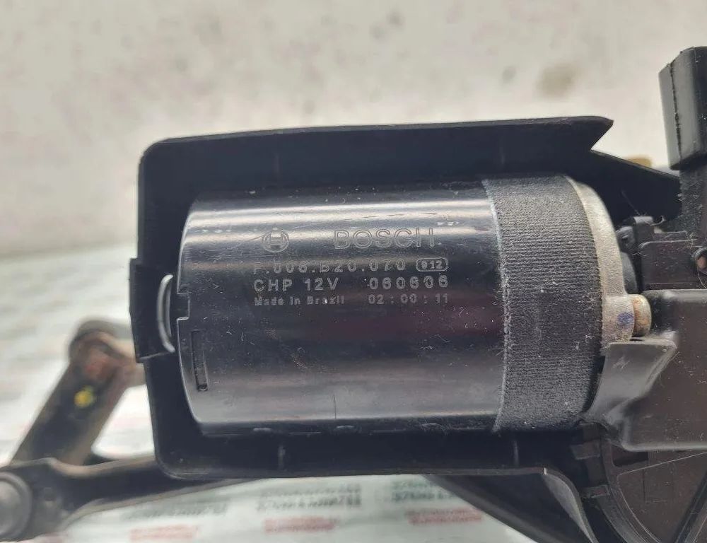 VOLKSWAGEN Fox 2 generation (2003-2009) Vindrutetorkare fram 5Z0955326A 31456430