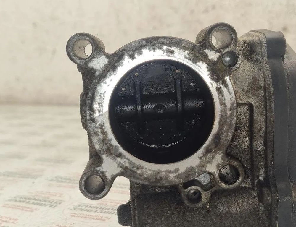 VOLKSWAGEN Fox 2 generation (2003-2009) Gasspjällskropp 03D133062E 31474641