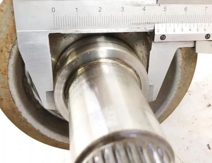 MERCEDES-BENZ E-Class W211/S211 (2002-2009) Bakre höger drivaxel 2113501656,A2113501656 27139038