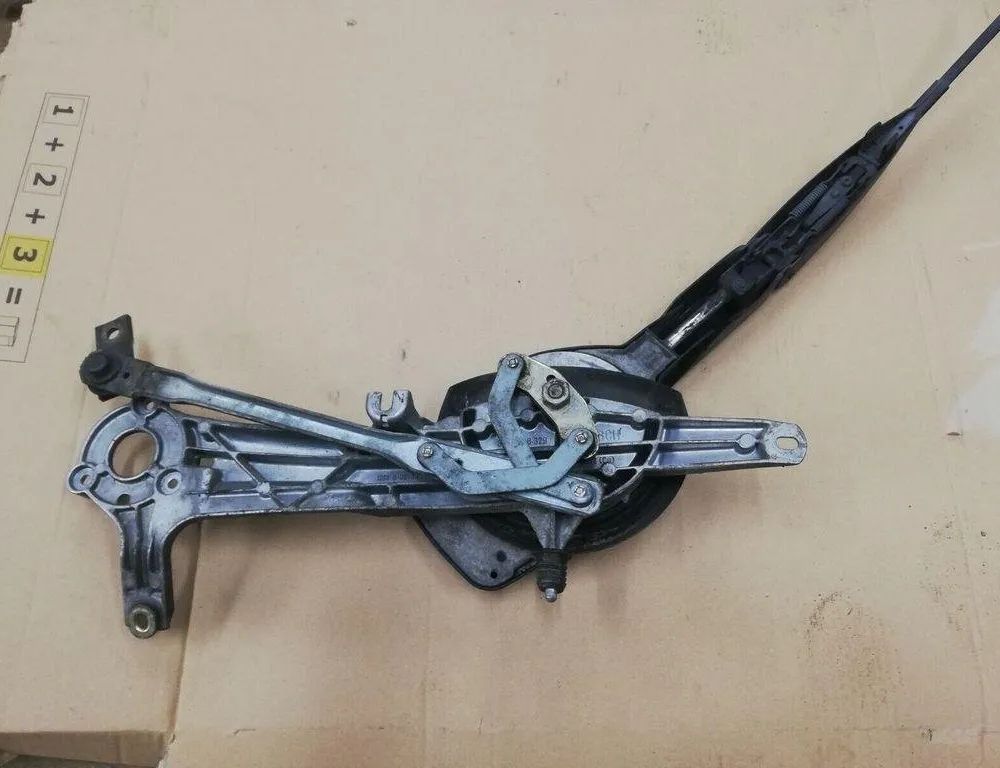 MERCEDES-BENZ E-Class W210 (1995-2002) Vindrutetorkare fram 2108201542 31425894