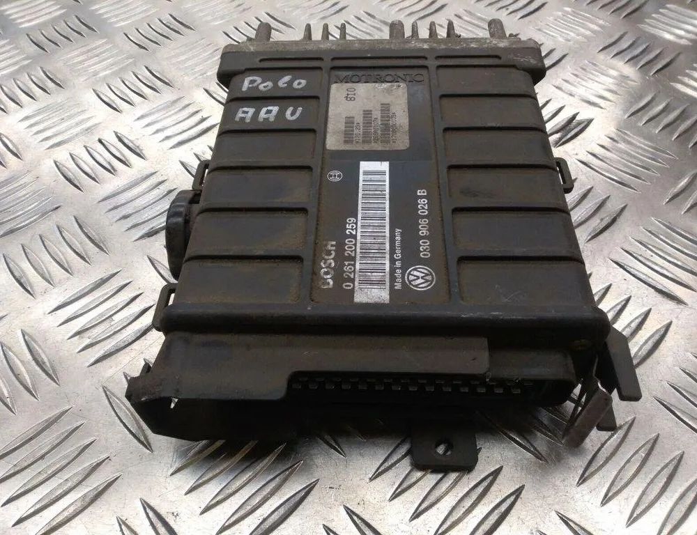 VOLKSWAGEN Polo 2 generation (1981-1994) Motorstyrenhet ECU 030906026B 31426517
