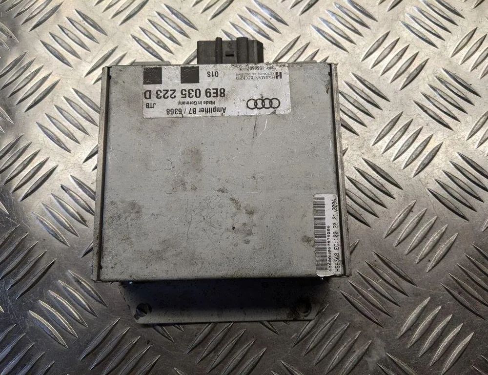 AUDI A4 B5/8D (1994-2001) Ljudförstärkare 8E9035223D 31429780