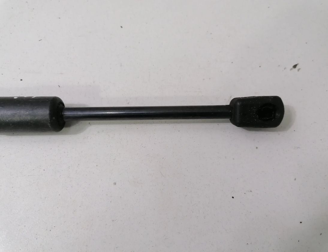 BMW 4 Series F32/F33/F36 (2013-2020) Fram höger motorhuvsfjäderben 8059044 14708162