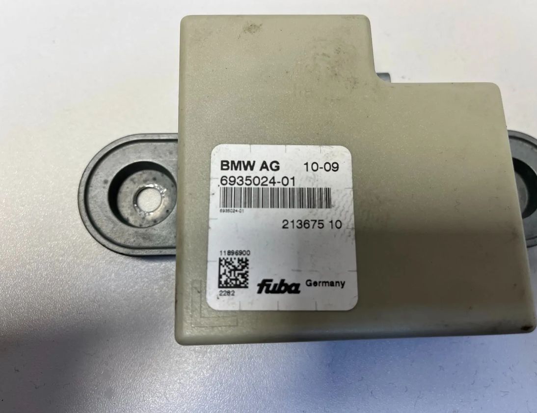 BMW M3 E90/E92/E93 (2007-2013) Bootlid antennförstärkare 6935024,6917714 31157493