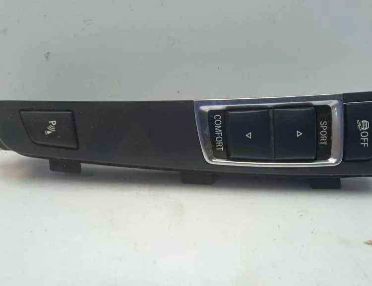 BMW 5 Series F10/F11 (2009-2017) Parkeringshjälpsomkopplare 9202951 31128821