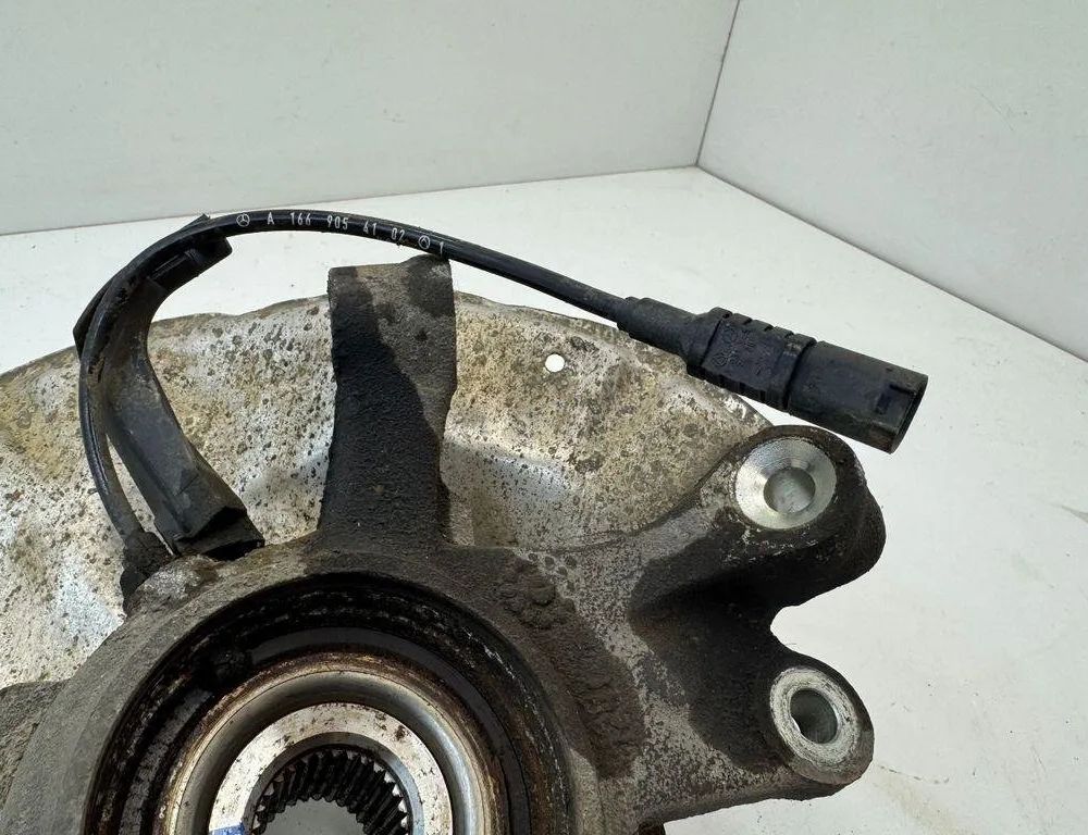 MERCEDES-BENZ GLE W166 (2015-2018) Vänster bakre hjulnav A1663570105 31143595