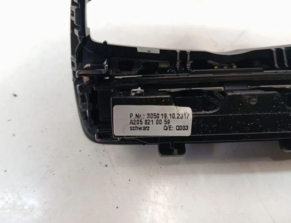 MERCEDES-BENZ C-Class W205/S205/C205 (2014-2023) Andra interiördelar A2058210059 31153821