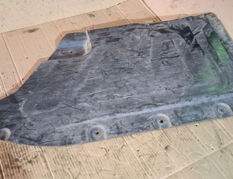 BMW 3 Series E90/E91/E92/E93 (2004-2013) Bakre mittenbottenskydd 7134090 31160557