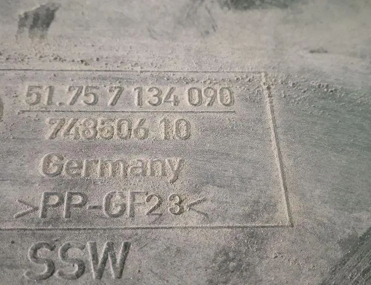 BMW 3 Series E90/E91/E92/E93 (2004-2013) Bakre mittenbottenskydd 7134090 31160557