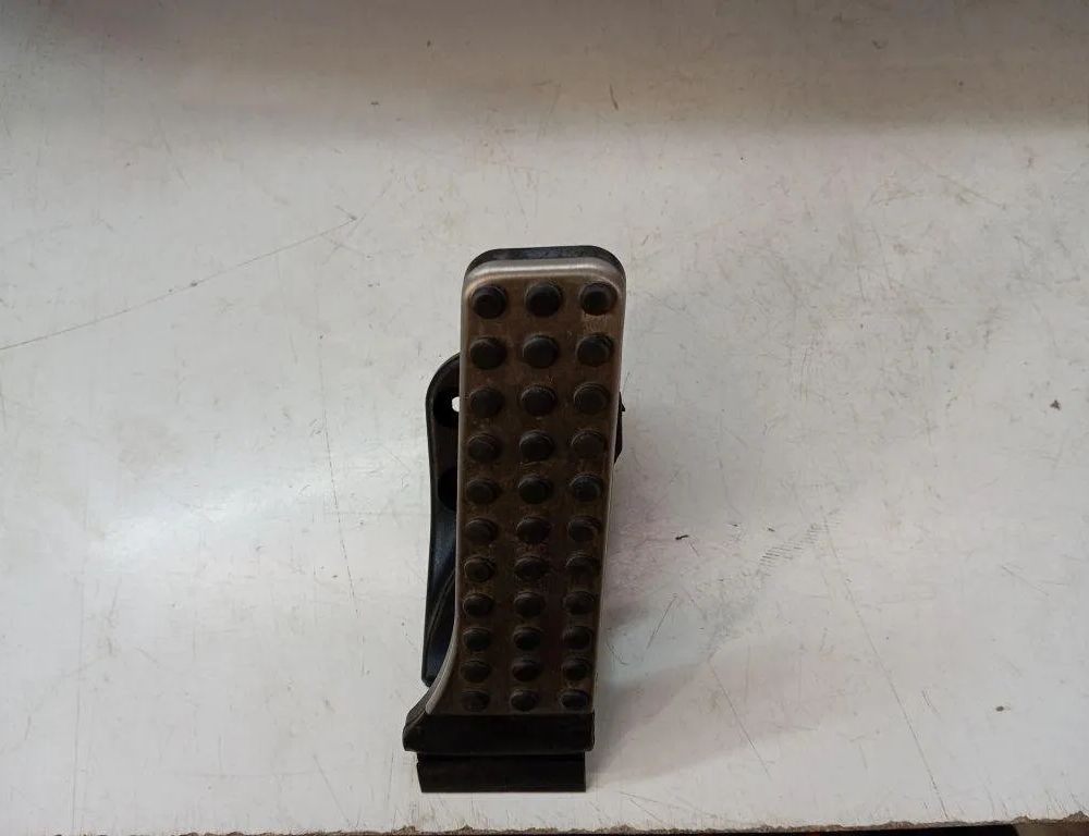 MERCEDES-BENZ C-Class W205/S205/C205 (2014-2023) Gaspedal A2053000104 31164082