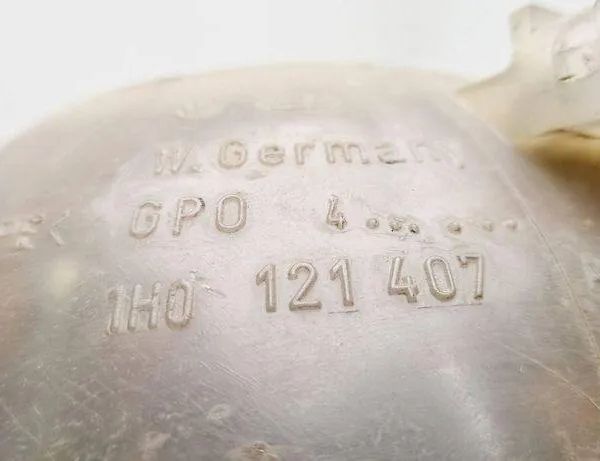 VOLKSWAGEN Passat B7 (2010-2015) Expansionskärl 1H0121407 31066521