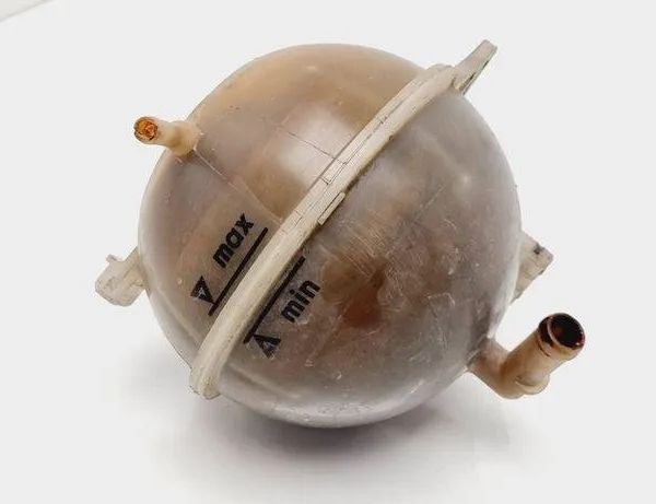 VOLKSWAGEN Passat B7 (2010-2015) Expansionskärl 1H0121407 31066521