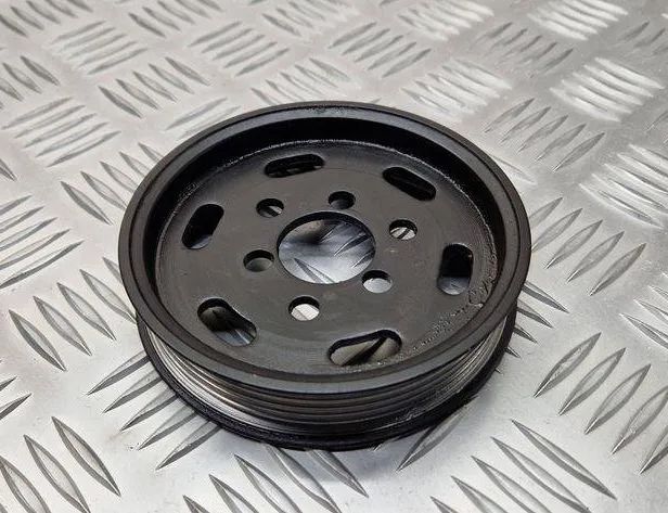 VOLKSWAGEN Golf 5 generation (2003-2009) Servopumpsremskiva 038145255B 31105006