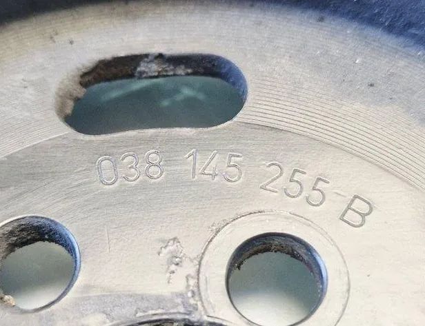 VOLKSWAGEN Golf 5 generation (2003-2009) Servopumpsremskiva 038145255B 31119041