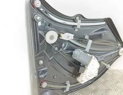 MERCEDES-BENZ E-Class W212/S212/C207/A207 (2009-2016) Fönsterlyftare till vänster bak A2076701303 25052493