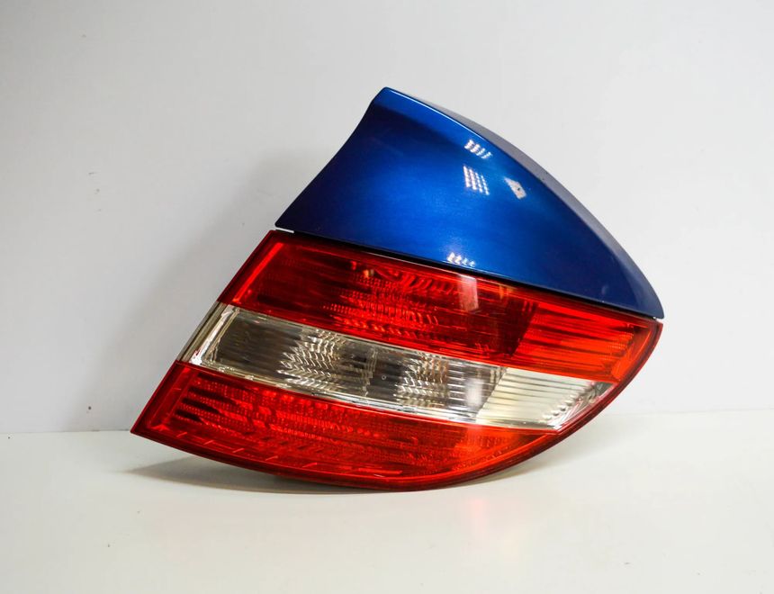 MERCEDES-BENZ CLC-Class CL203 (2008-2011) Bakre höger bakljuslampa A2038204864 10047231