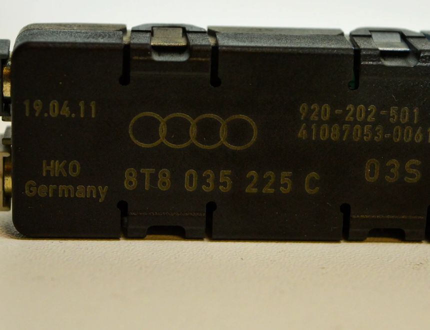 AUDI A5 Sportback 8T (2009-2011) Bootlid antennförstärkare 8T8035225C 13726530