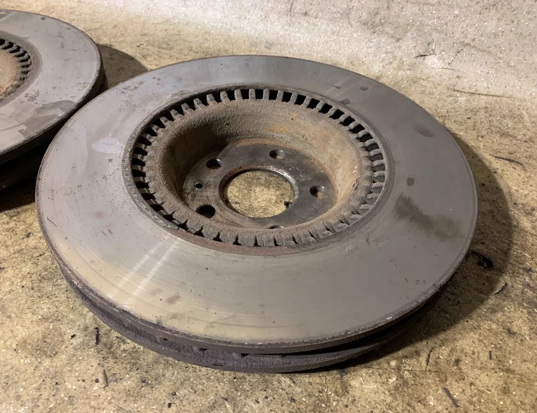 AUDI A8 D4/4H (2010-2018) Främre bromsskivor 33031793