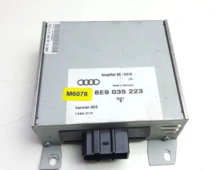 AUDI A4 B5/8D (1994-2001) Ljudförstärkare 8E9035223,M6076 31910690