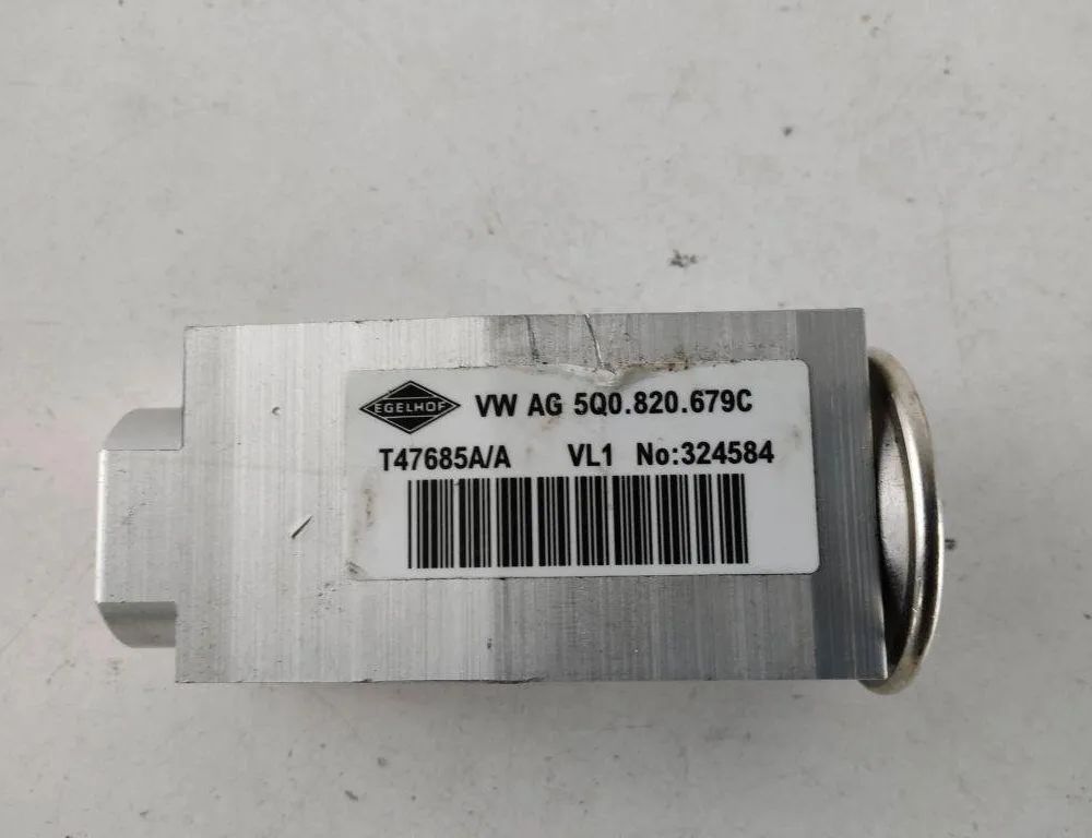 VOLKSWAGEN Golf 7 generation (2012-2024) Luftkonditioneringens expansionsventil 5Q0820679C 31915476