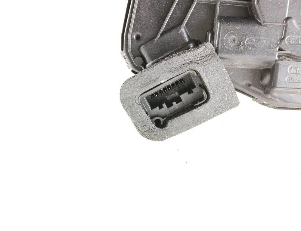 VOLKSWAGEN Passat B7 (2010-2015) Bakre höger dörrlås 5E0839016A,5TA839016E 31919544