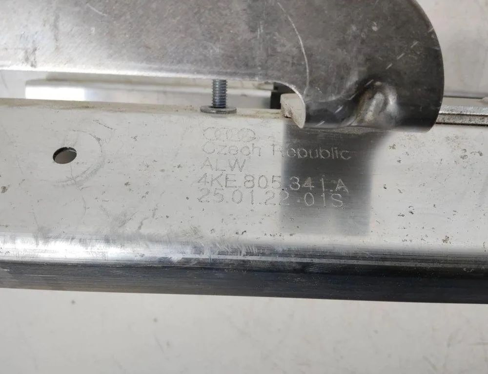 AUDI e-tron 1 generation (2018-2024) Andra upphängningsdelar 4KE805341A 31926359