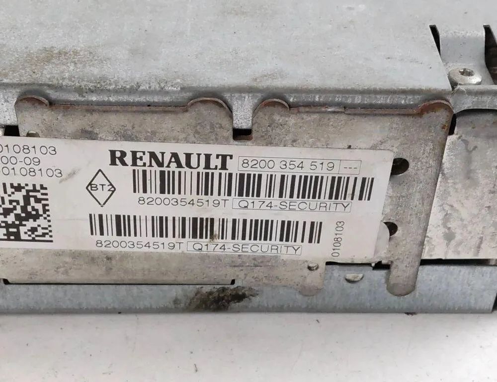RENAULT Trafic 2 generation (2001-2015) Musikspelare med GPS 8200354519 31936138
