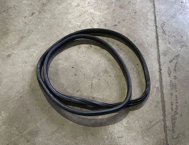 PEUGEOT 208 Peugeot 208 (2012-2015) Främre höger dörrtätning gummi 28580403