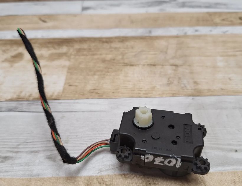 RENAULT Scenic 3 generation (2009-2015) Luftspjällsmotor N105212VA,VHB3010007A 29773849