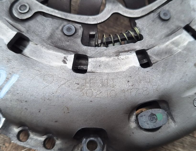 RENAULT Scenic 3 generation (2009-2015) Kopplingssats 302101178R,302101178 30308231