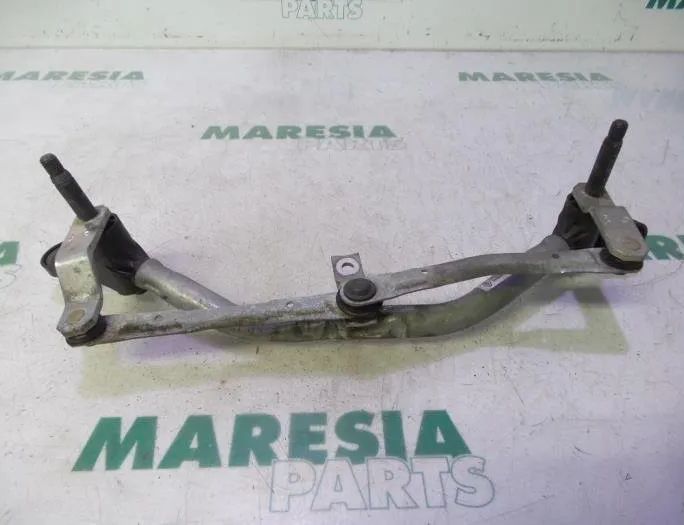 RENAULT Twingo 2 generation (2007-2014) Vindrutetorkare fram 3397020812,8200364766 27340550