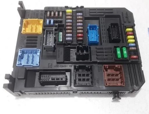 CITROËN C3 3 generation (2016-2024) Motorstyrenhet ECU 9819851280,1619108380,9817335080,272126412,A2C1444260001,1619374980,1684487780,6160C1,1617021480,9663123380 27655468