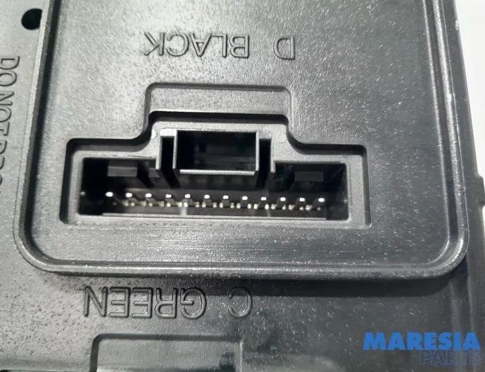 RENAULT Scenic 3 generation (2009-2015) Motorstyrenhet ECU 285909828R,284B13640R,7701209427,8200604932,285909828,237100487R,BCMX95 27754945