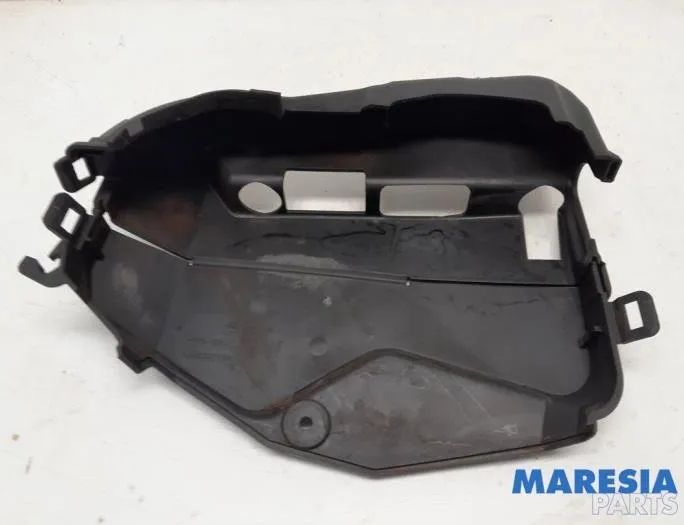 RENAULT Clio 4 generation (2012-2020) Främre motorkåpa 135614168R,135613805R,135630719R,135639858R,135630596R,135024451R,135029658R,13524340R,8200795012 27786979