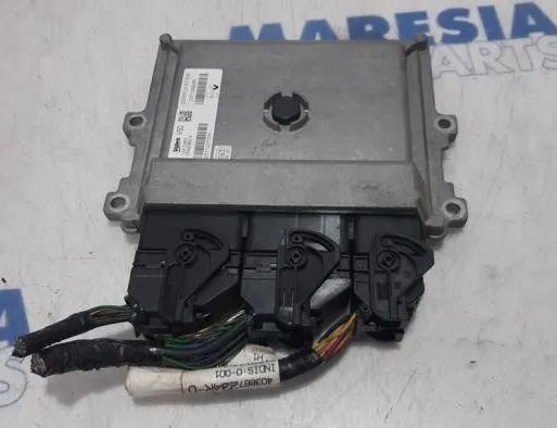 RENAULT Clio 4 generation (2012-2020) Motorstyrenhet ECU 237102928R,237104736R,237102706R,V29029647A,284B19573R,284B10317R,BCMT4 27826168