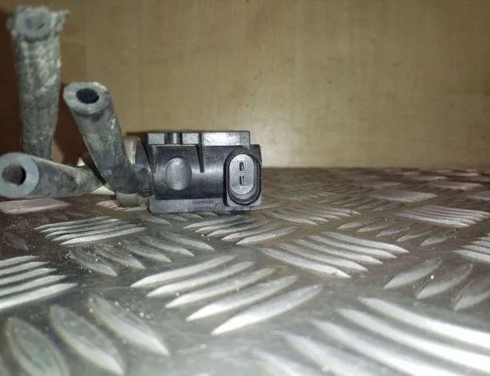 AUDI A4 B6/8E (2000-2005) Vakuumventil 1J0906627B,72290345 26090921