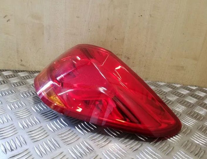 OPEL Astra J (2009-2020) Bakre höger bakljuslampa 26145618