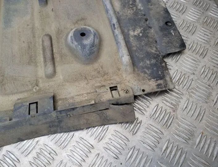 BMW 3 Series E90/E91/E92/E93 (2004-2013) Bakre mittenbottenskydd 51757059392,74850610 26147050